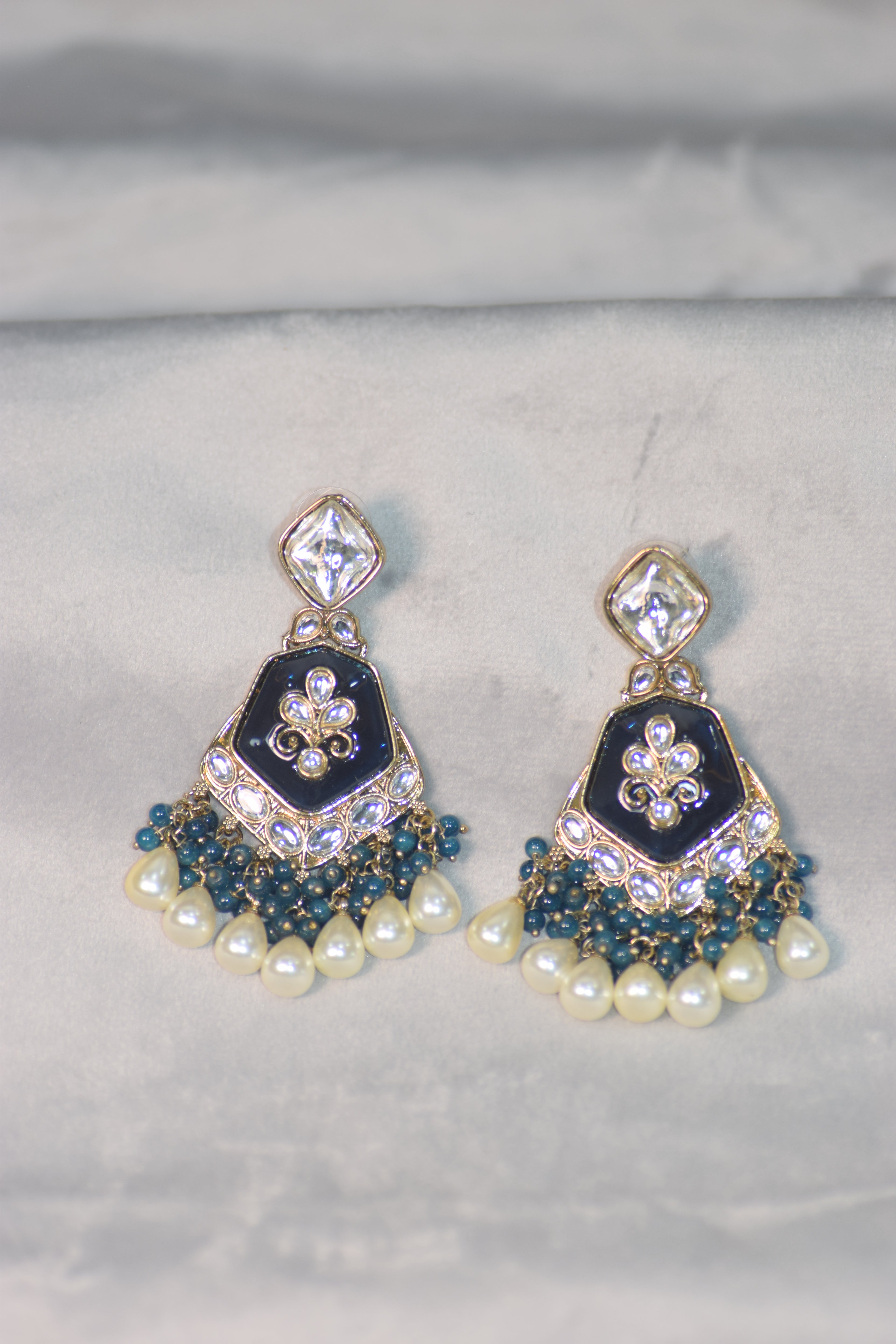 Multicolor Shiena Color Changeable Studs