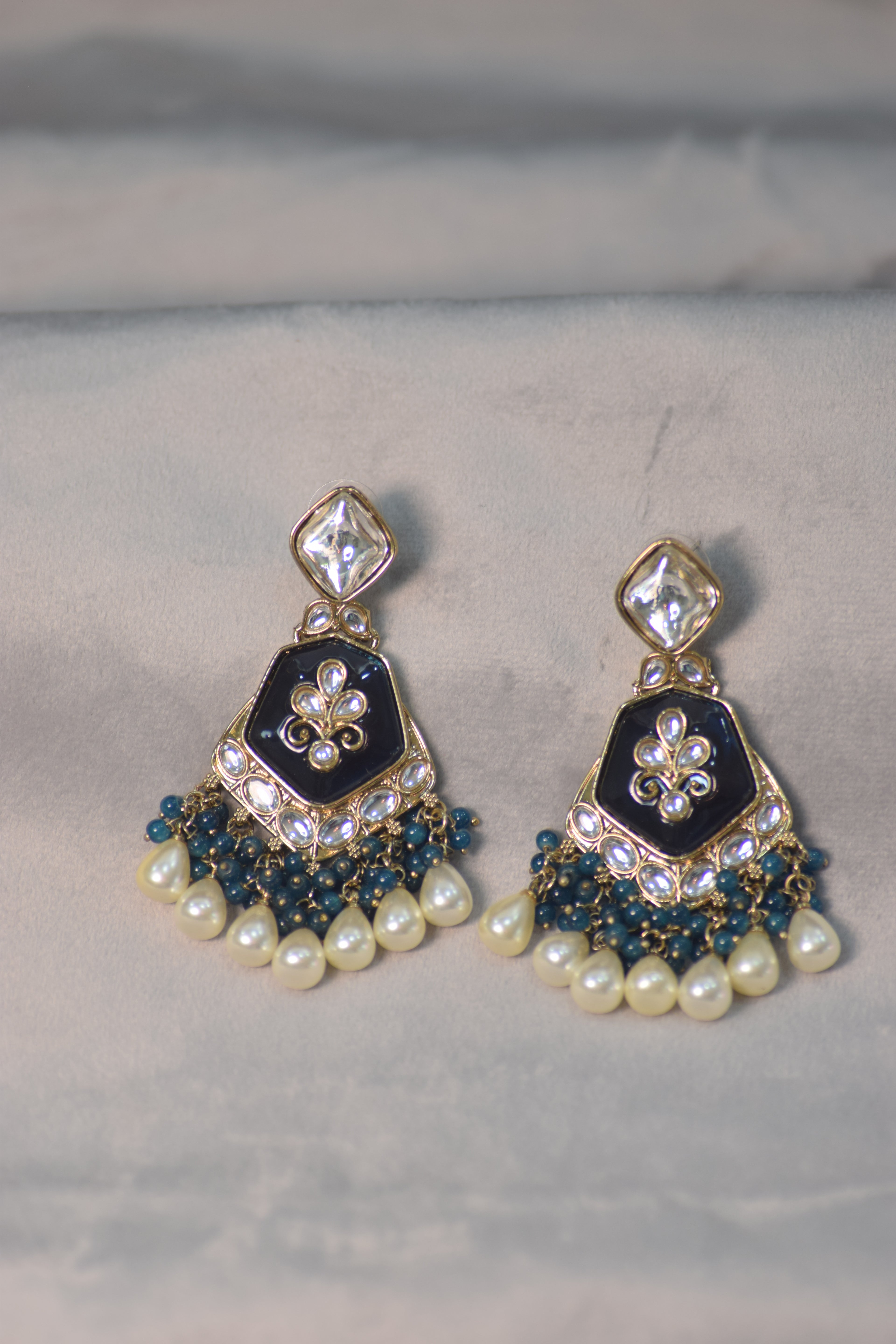 Multicolor Shiena Color Changeable Studs