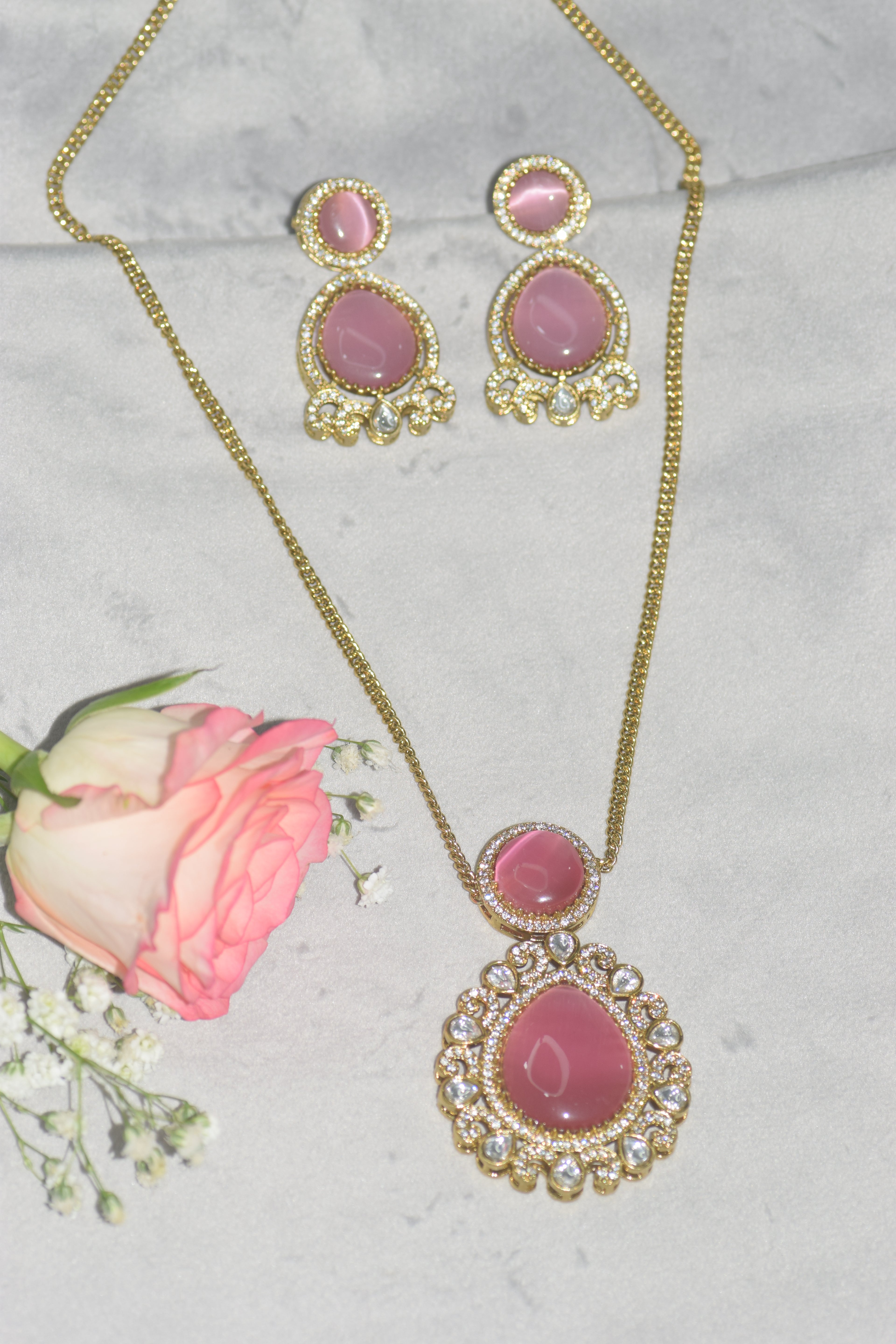 Elegant Pendant With Pink stone