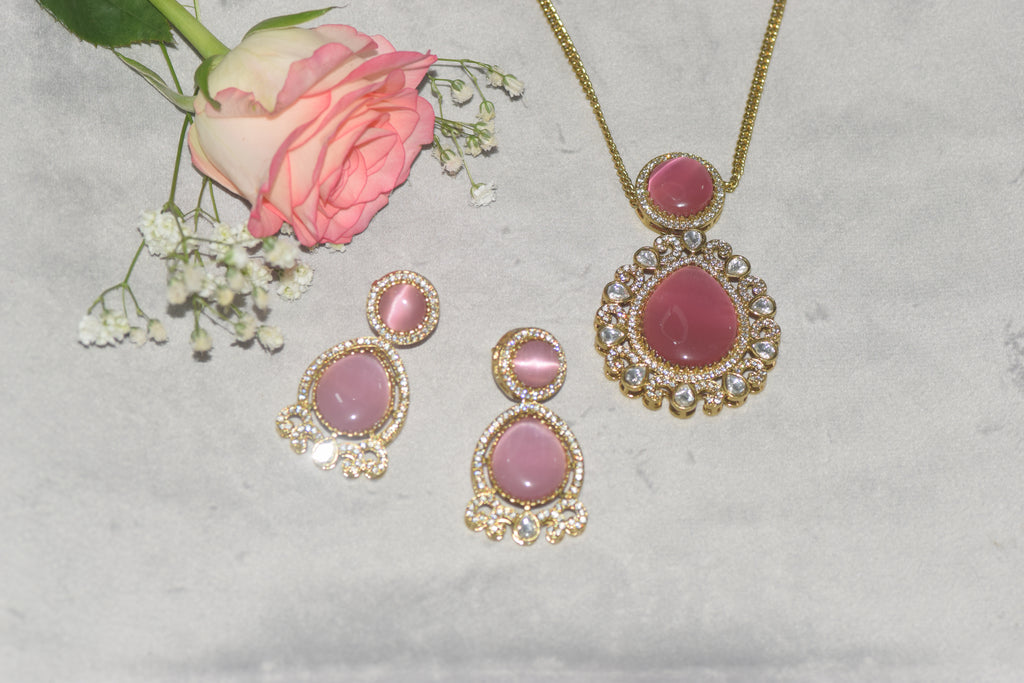 Elegant Pendant With Pink stone